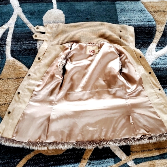 BKE Faux Fur Belted Vest - Size S - Gorgeous Cond. - Picture 8 of 11